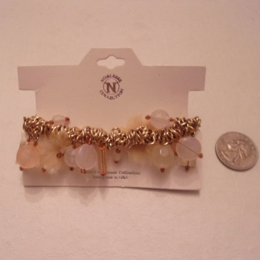 NWT BEAUTIFUL BRACELET. TUB1-6